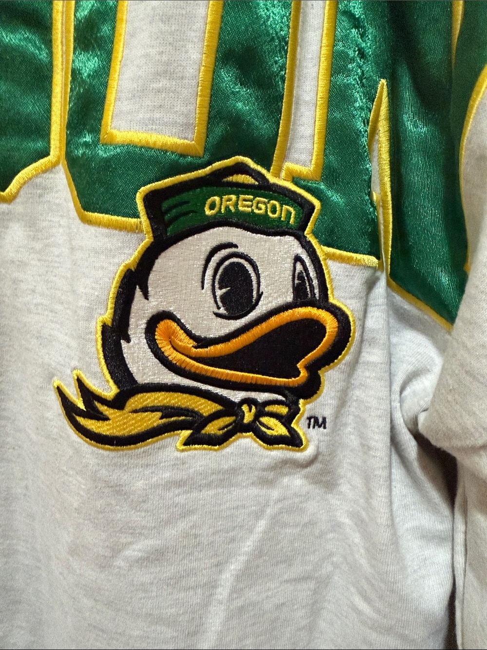Oregon Team Graphic Long-Sleeve Tee - Gray/Green - Picture 4 of 4